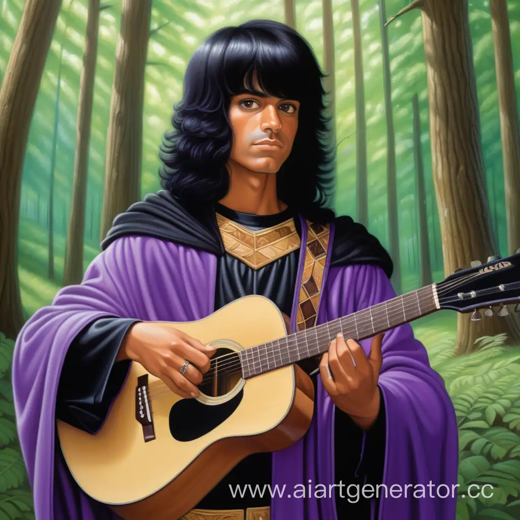 смуглый пышноволосый с черными волосами человек с роками в фиолетовой мантии на фоне зеленого леса с гитарой в руках
